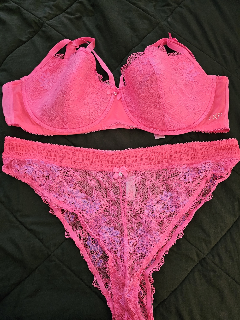 Savage X Fenty Hot PINKLace Bra & Lace Bikini Set NWOT